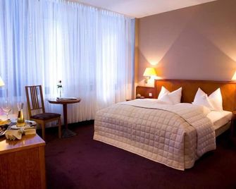 Ross Messehotel - Stuttgart - Schlafzimmer