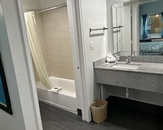 Regency Inn & Suites - Humble - Phòng tắm