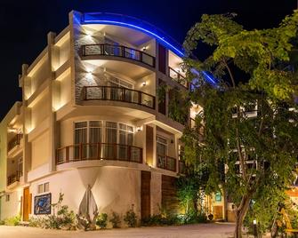 Velana Beach Hotel - Maafushi - Building