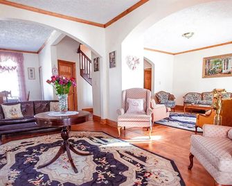 Speedway Legacy Inn - Speedway