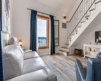 Mamma Mia luxury rooms - Trogir - Σαλόνι