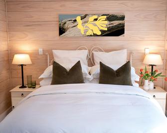 Sunlit Bay Villas - Mangonui - Bedroom