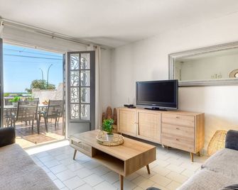Salins I by Interhome - Castelló d'Empúries - Ruang tamu