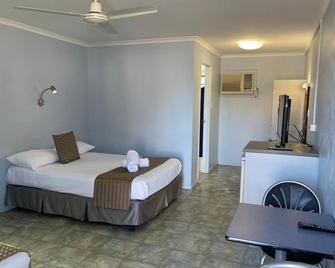Queens Beach Motor Hotel - Bowen - Slaapkamer