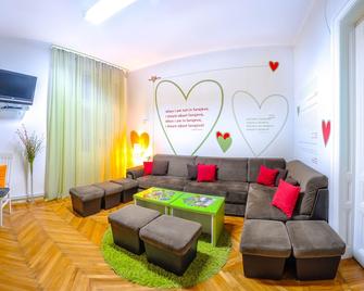 Hostel For Me - Sarajevo - Living room