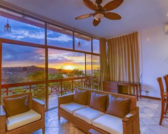 Ocean and Mountain View Villa - Playa Hermosa - Sala de estar