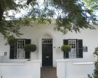 De Kothuize 10 - Graaff Reinet - Будівля