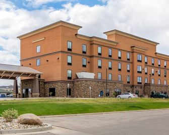 Legend Hotel Minot - Minot - Building