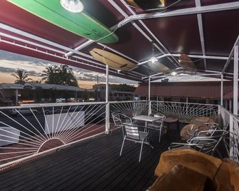 Cadillac Rock Beach Hotel - Jacó - Balcón