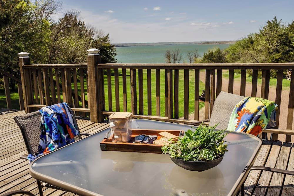 Steps from the water, firepit, large yard, family friendly - Chamberlain - Balcony