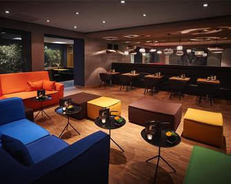 Hotel Zugbrücke Grenzau Gmbh - Höhr-Grenzhausen - Lounge