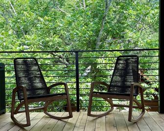 New Boutique Ranch Suite on Wimberley Square, Walk to Shops & Dining - Wimberley - Balkón