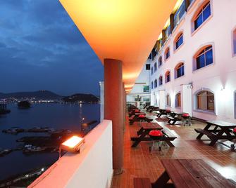Palm Beach Resort - Tongyeong - Balcón