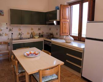 Villa Magnolia Agrigento Grotte - Relax in collina - Grotte - Cucina