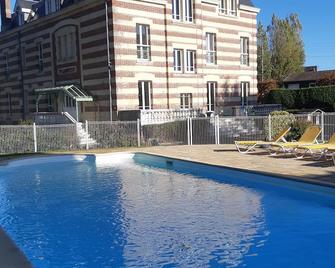 T2, 41 m2 Swimming pool, Wifi, 1 bdrm, 4 pers, 200m from the beach. - Cabourg - Pool