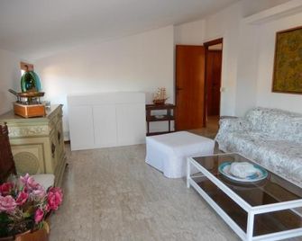 La Terrazza Apartment - Ancona - Wohnzimmer