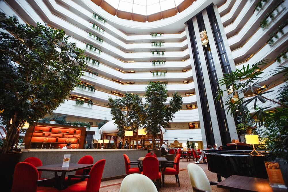 فندق رهط بالاس - ألماتي - ردهة