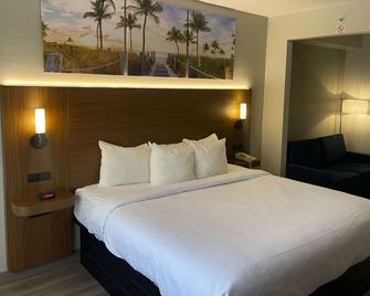 Sleep Inn and Suites Lakeland I-4 - Lakeland - Bedroom