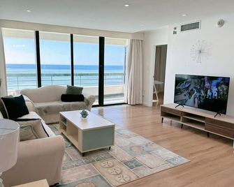 Alupang Beach Tower, Upgraded Units - Tamuning - Wohnzimmer