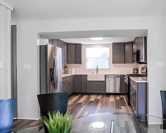 Riverfront Retreat - Winamac - Kitchen