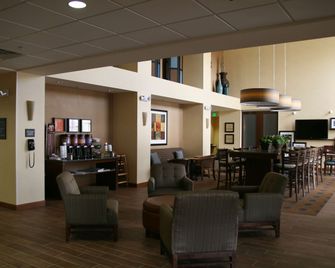 Hampton Inn & Suites Pueblo/North - פואבלו - לובי