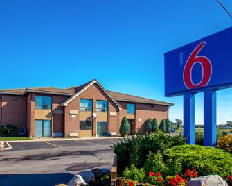 Motel 6 Buffalo - Amherst - Amherst - Building