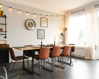 Industrial Apartment für 8 - Gemeinsam auf Reisen - Schwetzingen - Essbereich