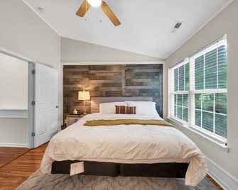 Stylish 2-Bed townhouse - Raleigh - Soveværelse