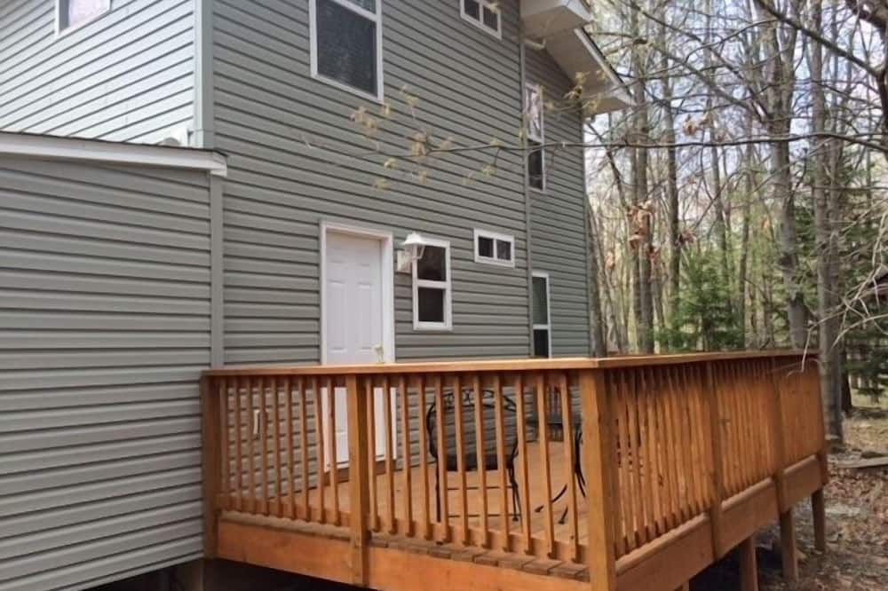 Beautiful Home Minutes Away From Many Attractions