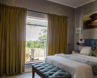 The Hilltop Guesthouse - Harare - Bedroom