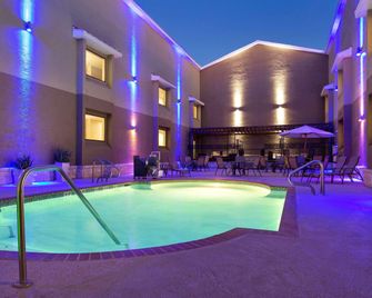 Country Inn & Suites Lackland AFB, San Antonio, TX - San Antonio - Piscina