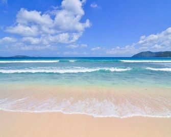 1 bedroom private villa located at beautiful Long Bay beach, Tortola full A/C. - West End - Beach