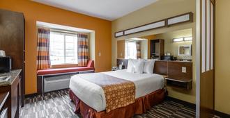 Microtel Inn & Suites by Wyndham Greenville/University Med - Greenville - Habitación