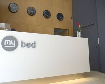 拉差達拉杜普勞我的床酒店 - 曼谷 - 曼谷 - 櫃檯