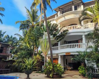 Olive Hotel Alidia Beach Resort by Embassy Group - Baga - Edificio