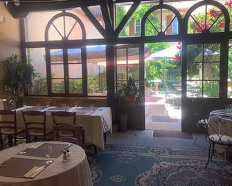 Hôtel de l'Europe - Corbigny - Restaurante