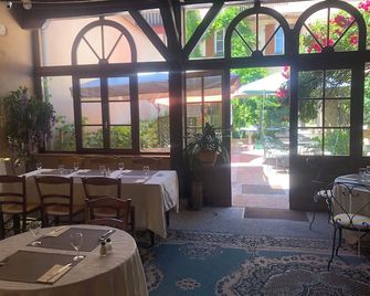 Hôtel de l'Europe - Corbigny - Restaurante