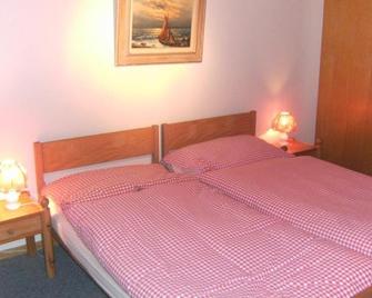 Hotel Altels - Kandergrund - Bedroom
