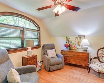 5 Mi to Dtwn Serene Couples Retreat in Franklin! - Franklin