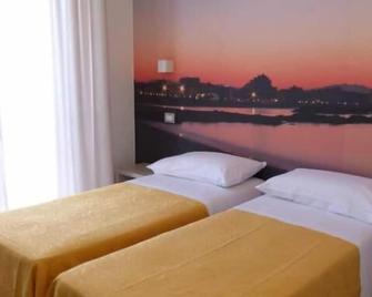 Hotel D'Annunzio - Cattolica - Habitación