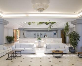 Samaina Inn - Karlovasi - Lobby