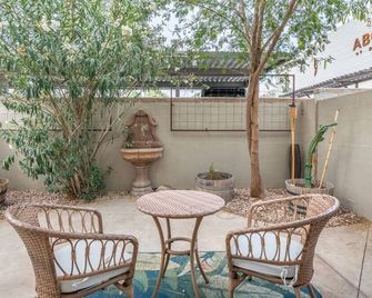 Donnys Den - Phoenix - Patio