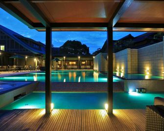 Amane Resort Gahama - Beppu - Bể bơi