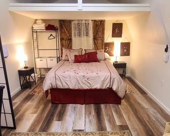 Cozy cabin in tranquil Coweta with WiFi, AC - Coweta - Habitación