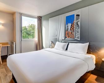 B&B HOTEL Beaune Sud (1) Palais des Congrès - בון - חדר שינה