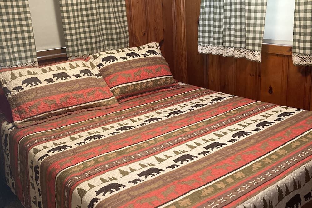 Pymatuning Lake Walking distance to Espyville Marina!