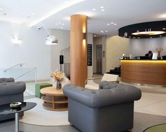 Best Western Premier Hotel Dante - Barcelona - Front desk