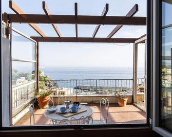 Panoramic sea View in Nervi - Génova - Balcón
