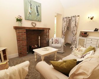 Puddleduck Cottage - Pickering - Living room