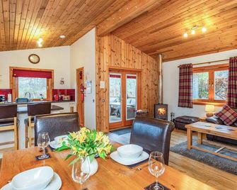 2 bedroom accommodation in Torlundy, near Fort William - Fort William - Dining room
